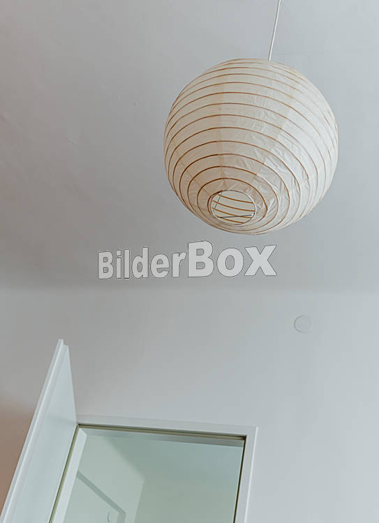 Lampe im Schlafzimmer - Bilderbox Bildagentur GmbH