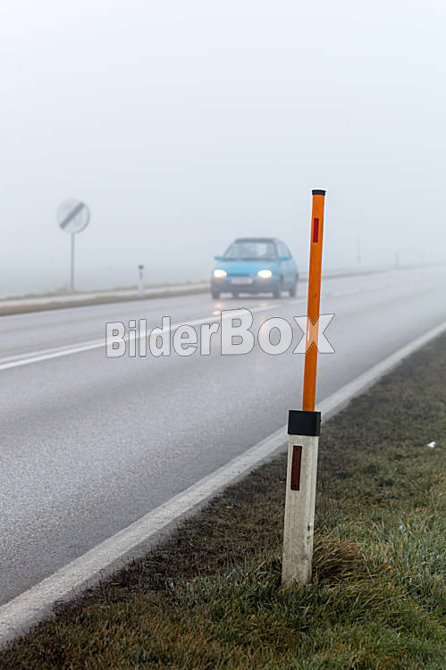 nebel auf der autobahn geschwindigkeit Nebel photocase verkehr strasse wege fahren verkehrswege