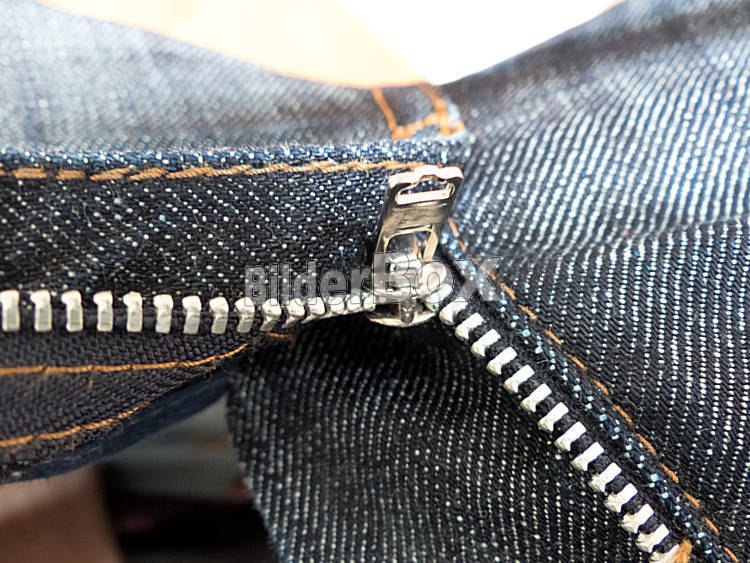 Reißverschluss einer Hose Bilderbox Bildagentur GmbH